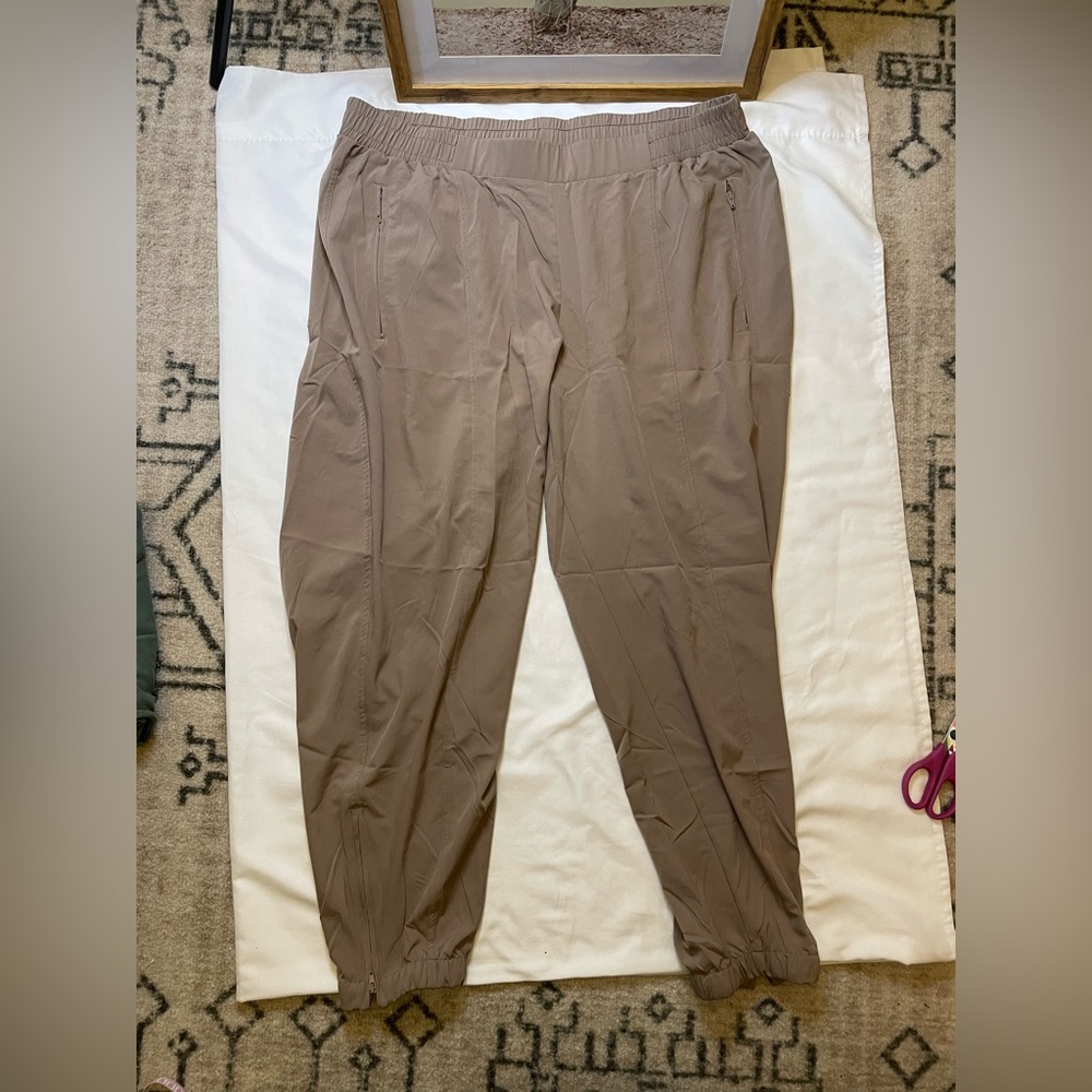 Old Navy active size XL tan light weight joggers